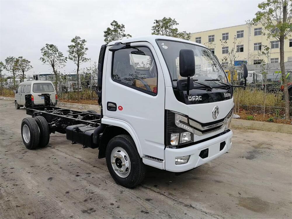 東風小多利卡（3308，玉柴140）國六  內(nèi)飾照片圖